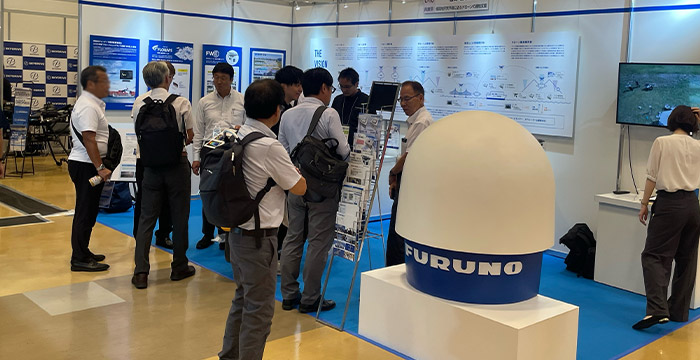 「国際フロンティア産業メッセ2025」に初出展し、測量向け水上ドローン・気象観測機器などを紹介しました