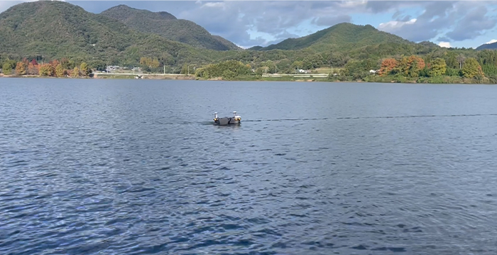 兵庫県と、水上ドローンボートを用いた実証実験を実施