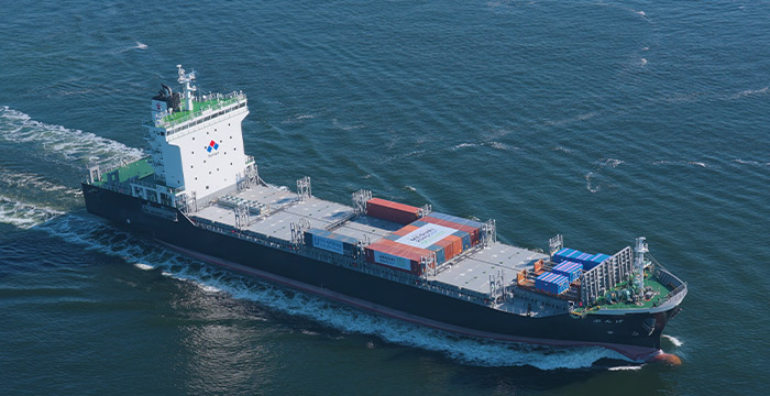 世界最先端の自動運航機能を備えた新造定期内航コンテナ船、世界初となる自動運転レベル4相当での商用運航開始【DX】